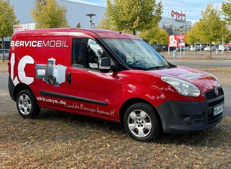Rot Gebraucht 2013 Fiat Doblò Van / Kleinbus | 3.900 € (Guter Preis) - Bild 1/4