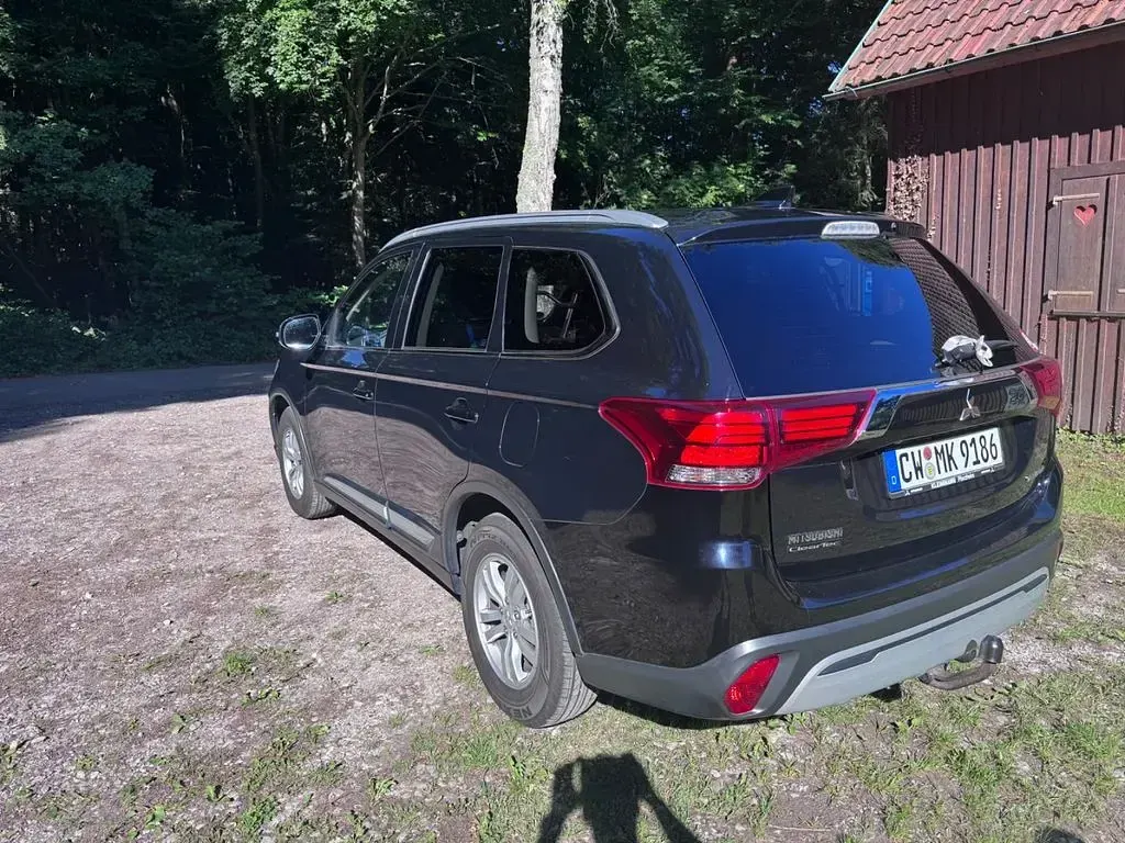 Gebraucht Mitsubishi Outlander Active 150 PS (110 kW) 2019 Schwarz SUV