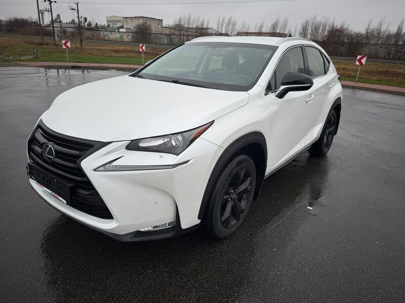 Weiß Gebraucht 2017 Lexus NX300h E-FOUR Luxury Line SUV | 13.000 € - Bild 1/4