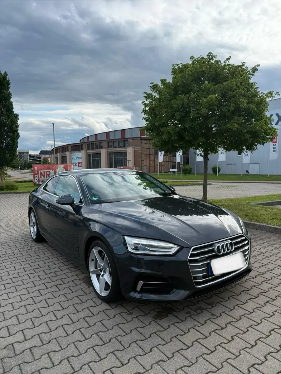 Gebraucht Audi A5 Comfort 218 PS (160 kW) 2018 Grau Coupé
