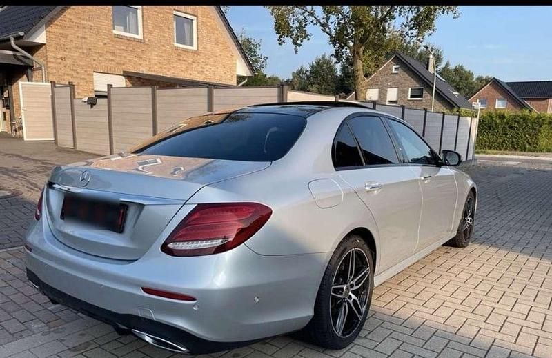 Gebraucht Mercedes E350 AMG line 286 PS (210 kW) 2018 Limousine