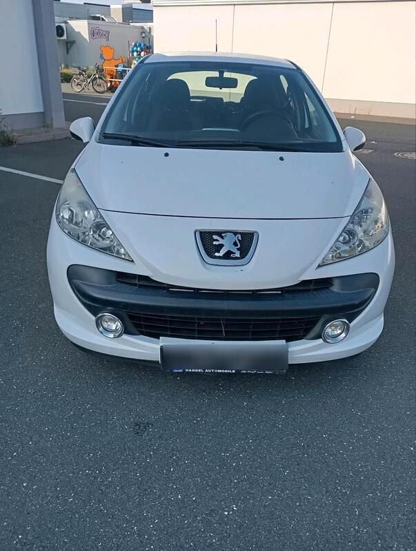 Weiß Gebraucht 2008 Peugeot 207 Kleinwagen | 1.900 € (Guter Preis) - Bild 1/4
