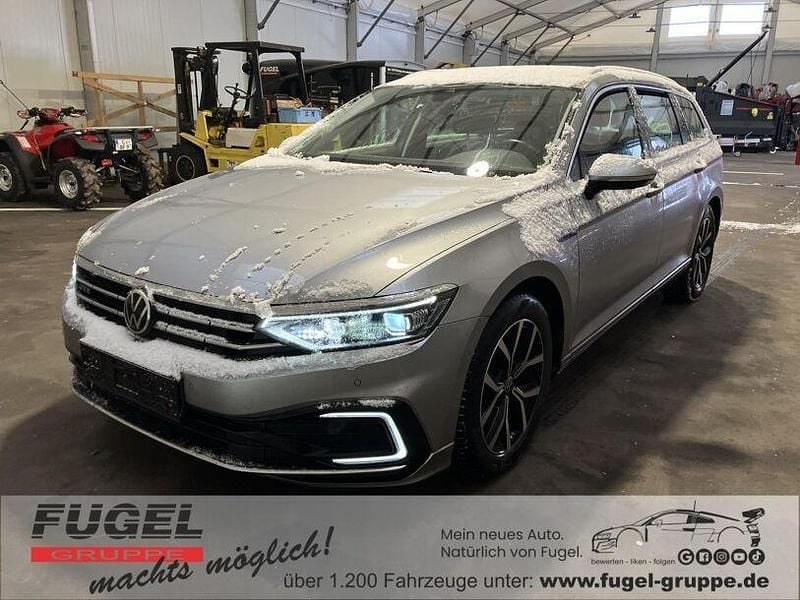 Pyritsilber metallic Gebraucht 2021 VW Passat GTE Kombi | 19.999 € (Superpreis) - Bild 1/4