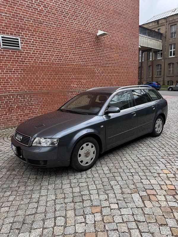Gebraucht Audi A4 131 PS (96 kW) 2002 Grau Kombi