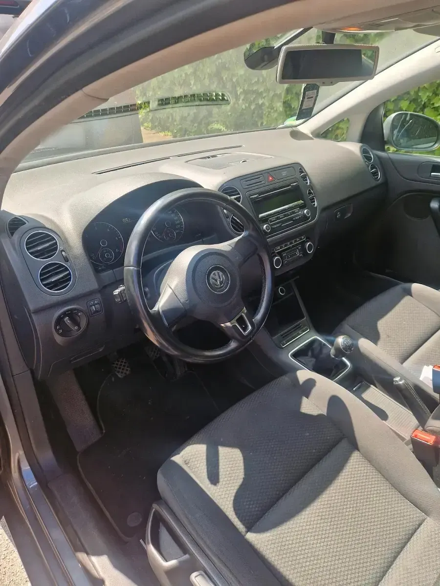 Second-hand VW Golf VII 105 CP (77 kW) 2013 Gri Berlinǎ