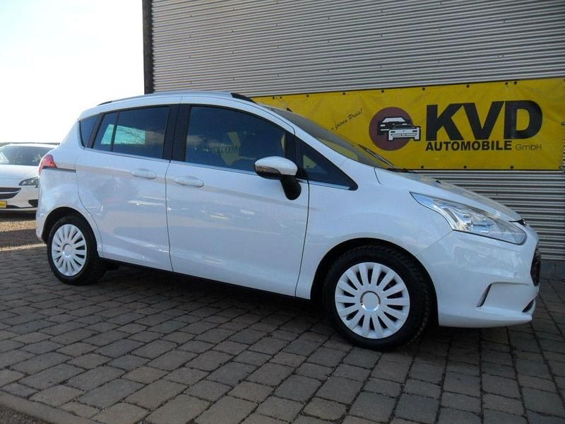 Gebraucht Ford B-MAX Titanium 125 PS (91 kW) 2017 Weiß Van / Kleinbus