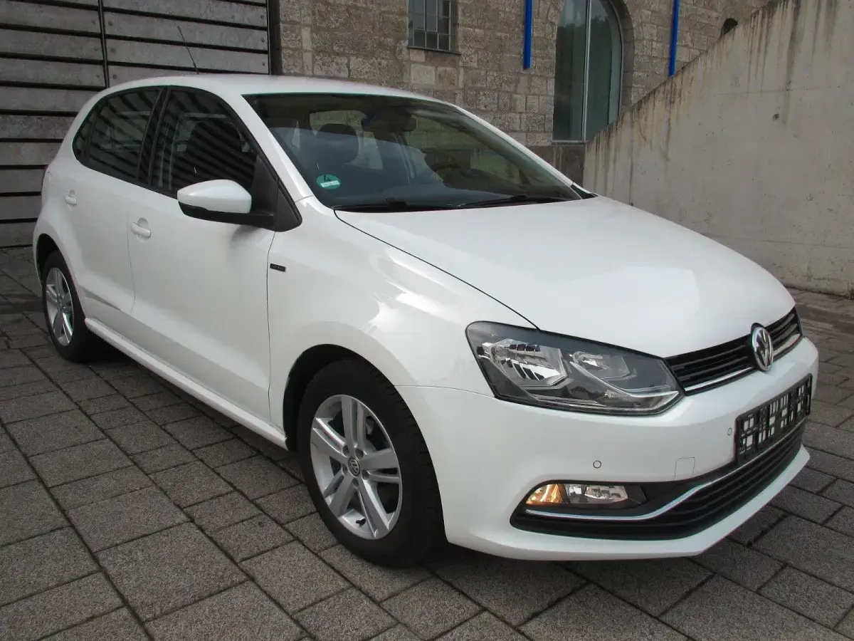 Gebraucht VW Polo LOUNGE 75 PS (55 kW) 2015 Weiß Kleinwagen