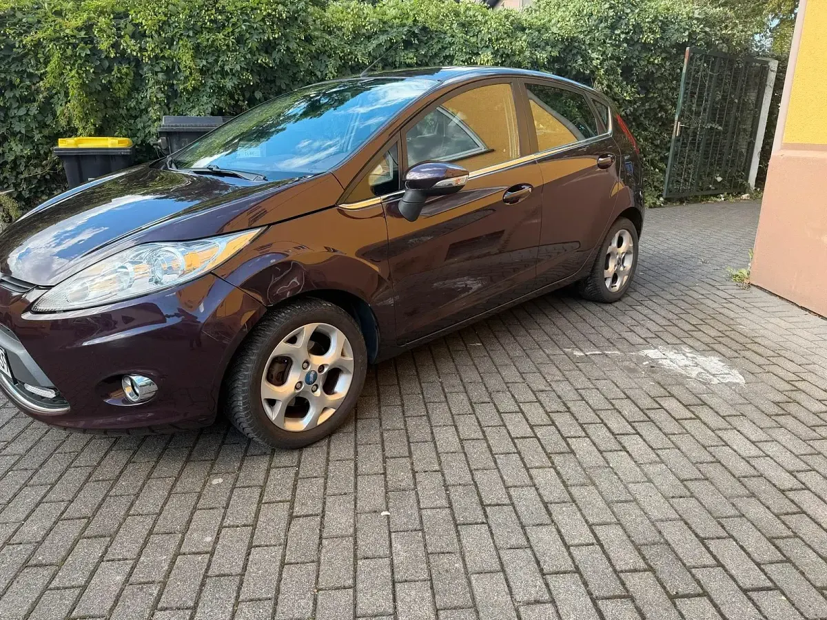 Gebraucht Ford Fiesta Titanium 80 PS (58 kW) 2010 Limousine