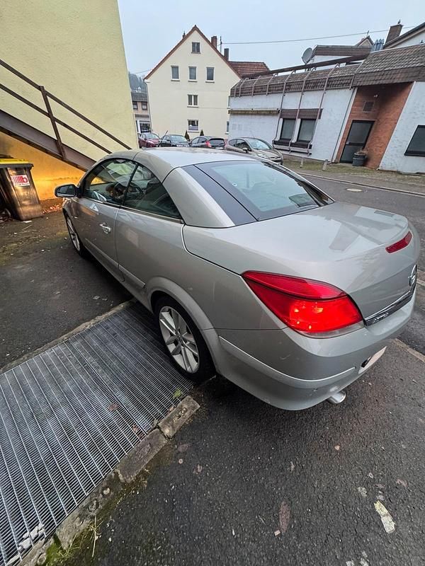 Gebraucht Opel Astra Cabriolet 140 PS (102 kW) 2007 Silber Cabrio
