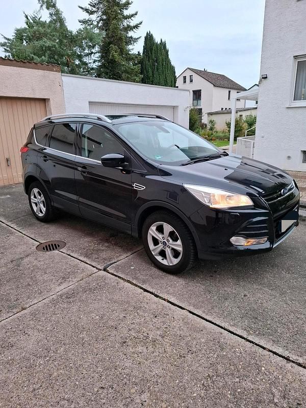 Gebraucht Ford Kuga 120 PS (88 kW) 2015 Schwarz SUV