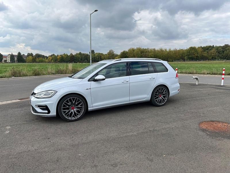 Weiß Gebraucht 2019 VW Golf VII R-line Kombi | 14.500 € (Guter Preis) - Bild 1/4