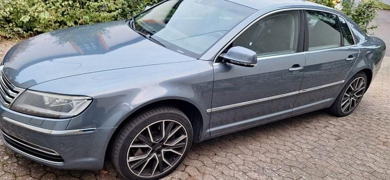Grau Gebraucht 2014 VW Phaeton Limousine | 12.000 € (Superpreis) - Bild 1/4