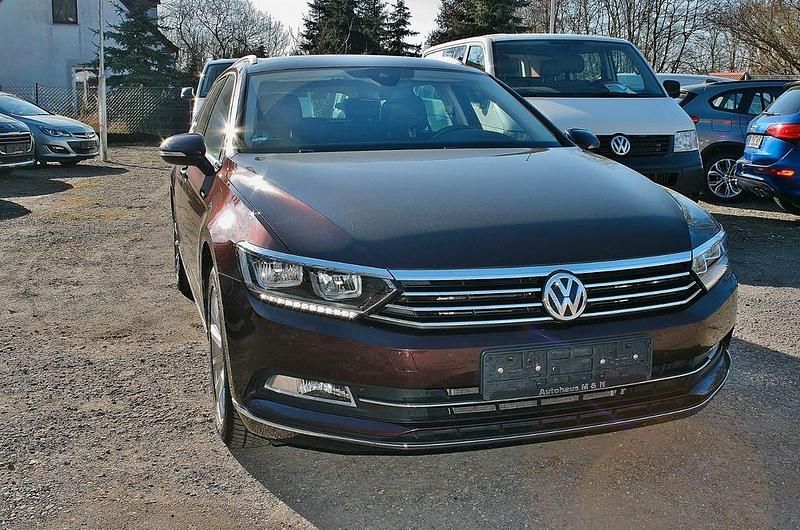 Gebraucht VW Passat Highline 179 PS (131 kW) 2018 Rot Kombi