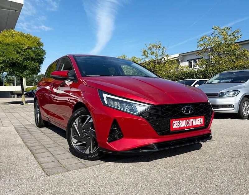 Gebraucht Hyundai i20 Style 120 PS (88 kW) 2022 Dragon red Kleinwagen