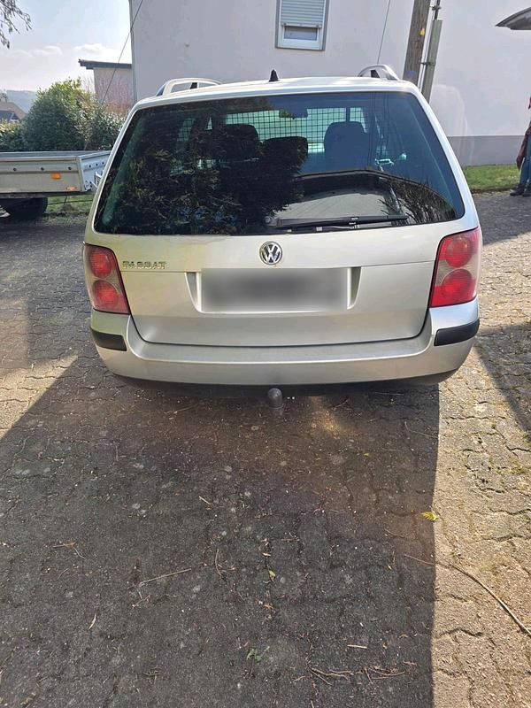 Gebraucht VW Passat 131 PS (96 kW) 2004 Silber Kombi