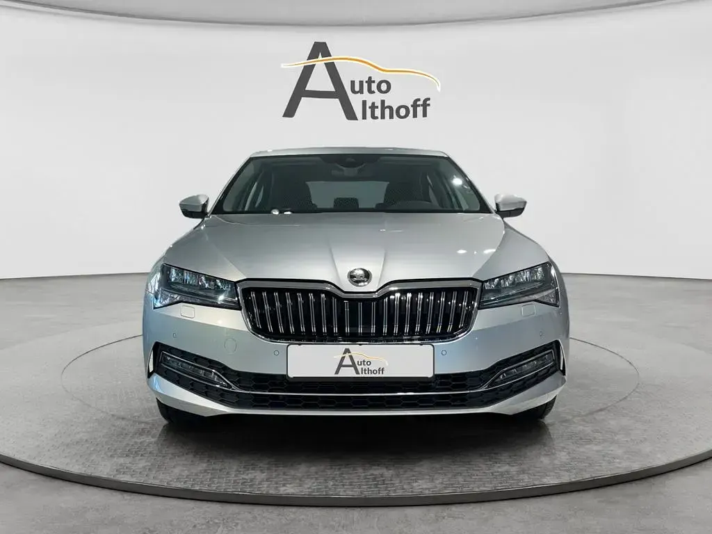 Gebraucht Skoda Superb Style 150 PS (110 kW) 2022 Silber Limousine