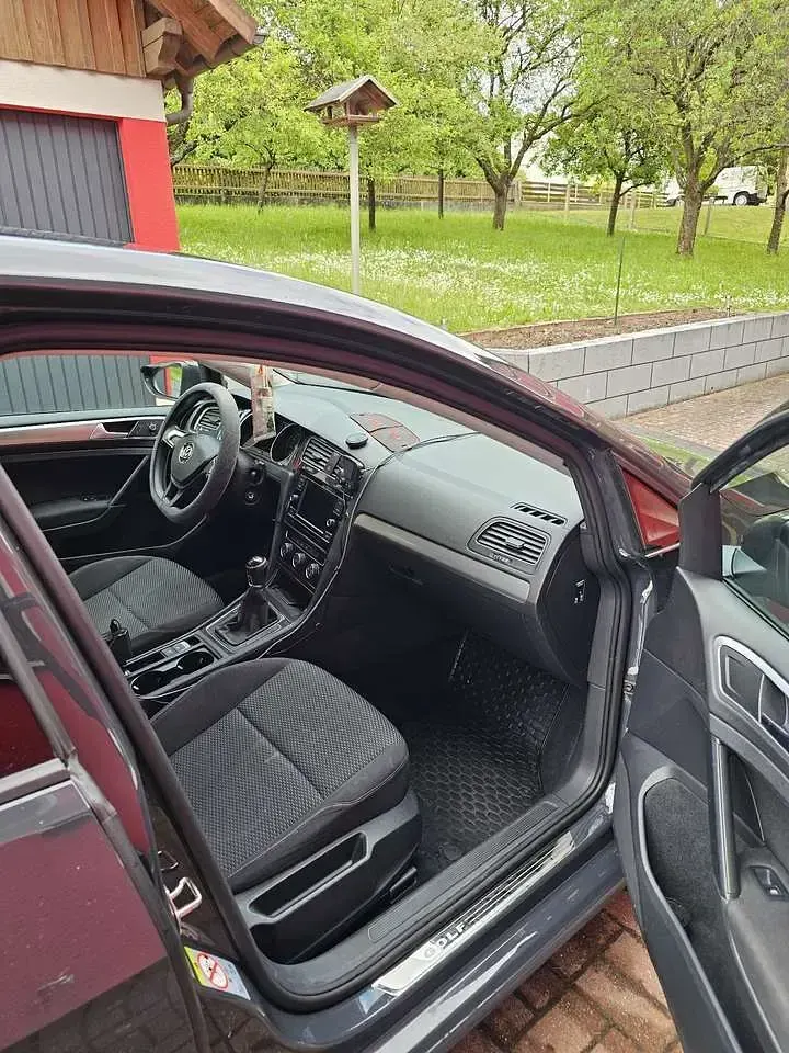 Gebraucht VW Golf VII Trendline 86 PS (63 kW) 2018 Grau Kleinwagen