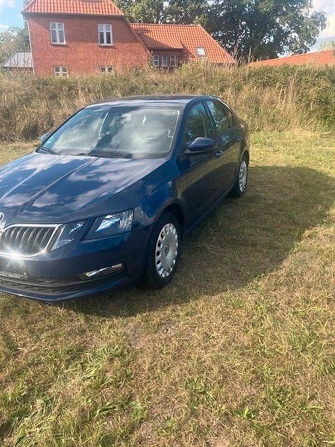 Gebraucht Skoda Octavia Drive 150 PS (110 kW) 2017 Blau Limousine