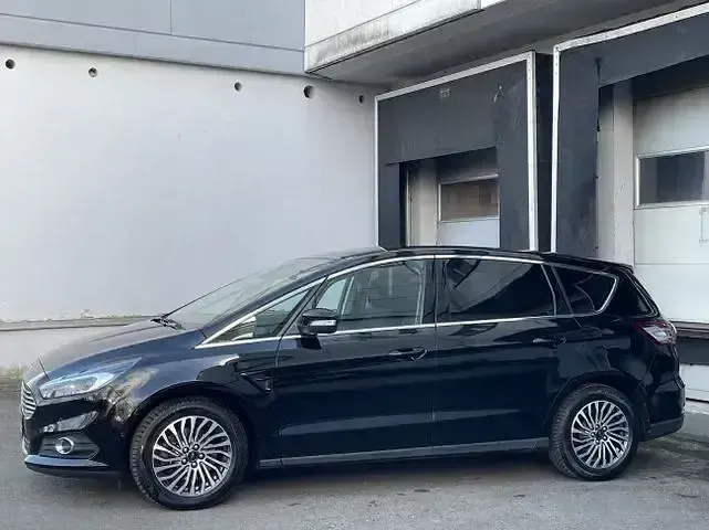Używany Ford S-MAX Titanium 190 KM (139 kW) 2019 Czarny Minivan