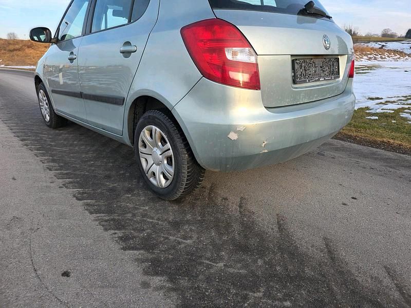 Gebraucht Skoda Fabia 60 PS (44 kW) 2013 Grau Kleinwagen