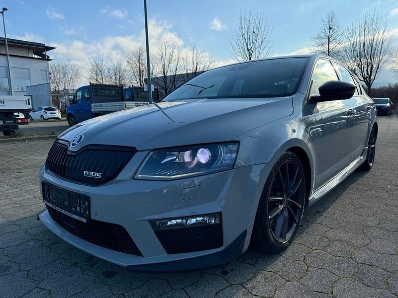 Grau Gebraucht 2016 Skoda Octavia RS Limousine | 10.900 € (Guter Preis) - Bild 1/4