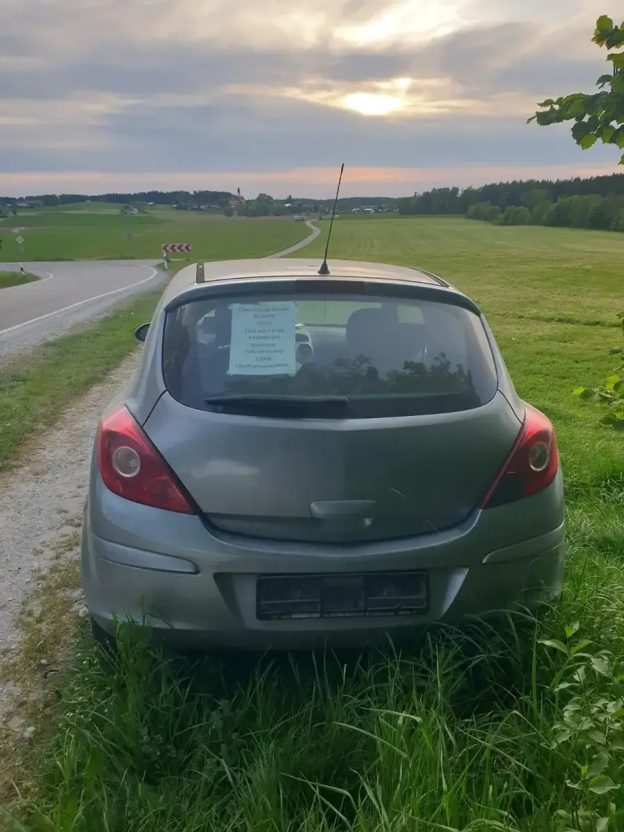 Używany Opel Corsa 75 KM (55 kW) 2007 Szary Hatchback