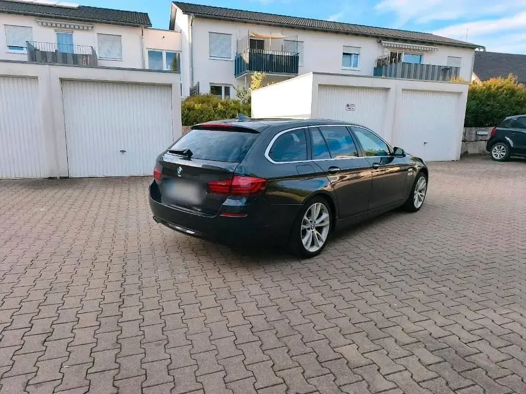 Gebraucht BMW 530 Comfort Edition 258 PS (189 kW) 2014 Grau Kombi