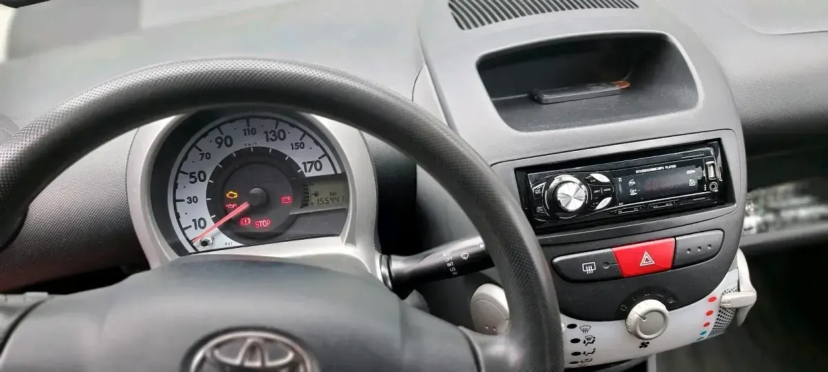 Gebraucht Toyota Aygo 68 PS (50 kW) 2009 Rot Kleinwagen