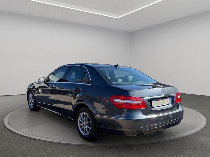 Gebraucht Mercedes E200 184 PS (135 kW) 2010 Grau Limousine