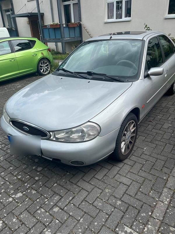 Silber Gebraucht 2000 Ford Mondeo Ghia Limousine | 1.200 € (Superpreis) - Bild 1/4