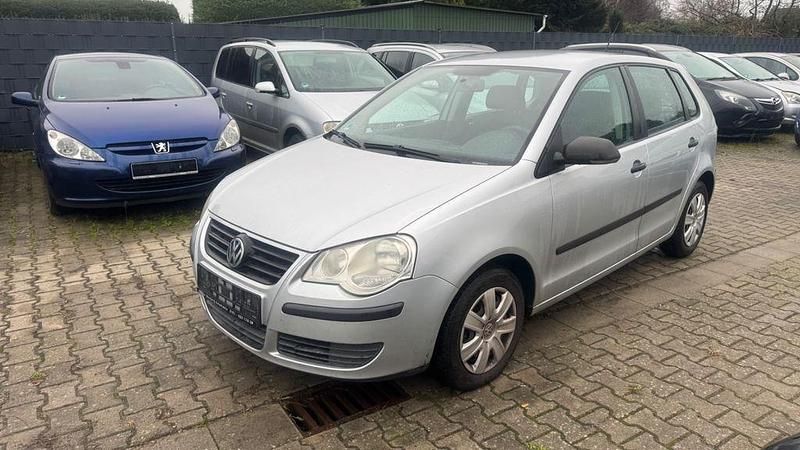 Silber Gebraucht 2005 VW Polo Trendline Limousine | 1.250 € (Guter Preis) - Bild 1/4