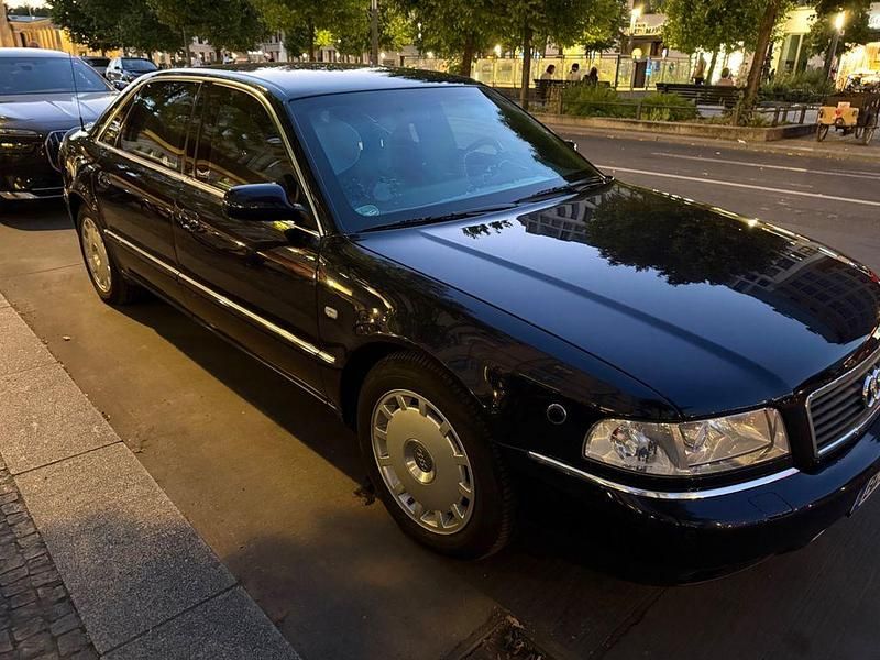Blau Gebraucht 2000 Audi A8 Limousine | 31.500 € - Bild 1/4