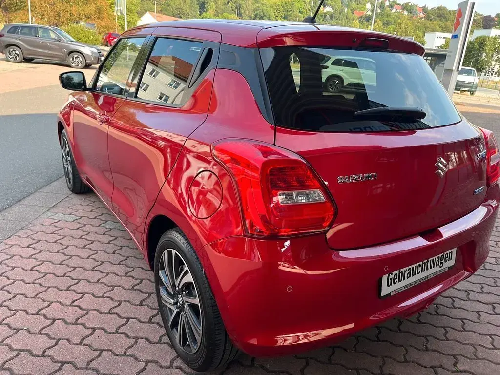 Gebraucht Suzuki Swift Comfort+ 83 PS (61 kW) 2022 Rot Kleinwagen