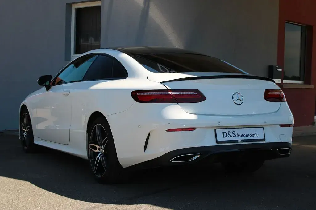 Gebraucht Mercedes E300 AMG line 258 PS (189 kW) 2019 Polarweiss Coupé
