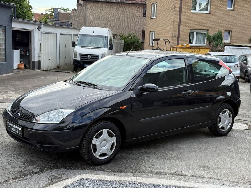 Schwarz Gebraucht 2002 Ford Focus Trend Limousine | 2.499 € (Fairer Preis) - Bild 1/4