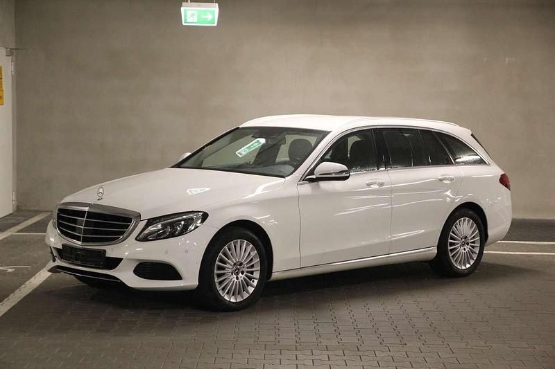 Silber Gebraucht 2017 Mercedes C250 Exclusive Kombi | 11.900 € (Guter Preis) - Bild 1/4