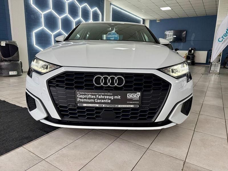 Gebraucht Audi A3 Basis 116 PS (85 kW) 2022 Weiß Limousine
