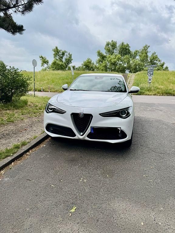 Gebraucht Alfa Romeo Stelvio Super 209 PS (153 kW) 2017 Weiß SUV