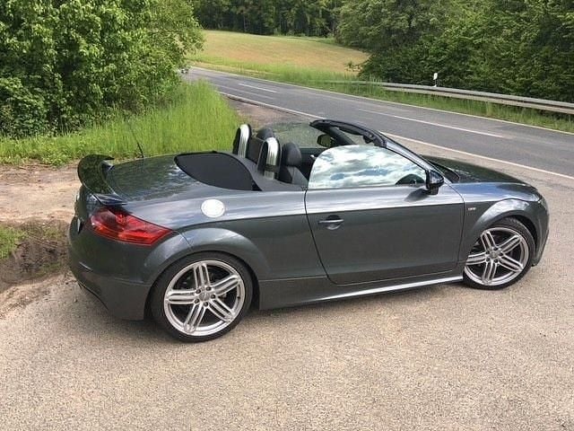 Gebraucht Audi TT Roadster Ambiente 170 PS (125 kW) 2014 Grau Cabrio