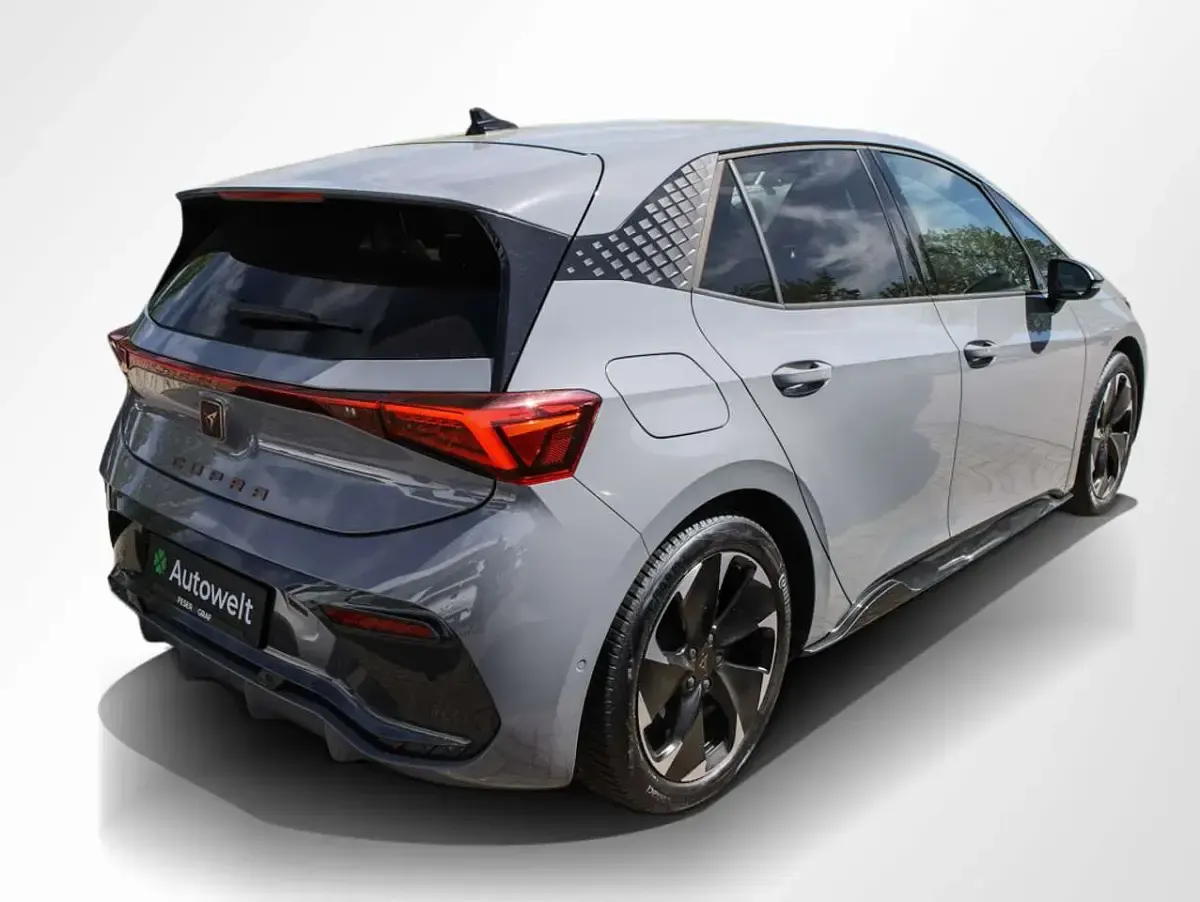 Usata Cupra Born 150 kW (204 CV) 2024 Grigio Utilitaria