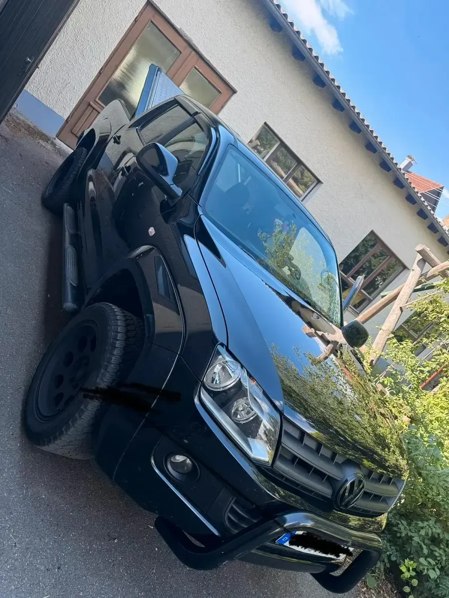 Gebraucht VW Amarok 163 PS (119 kW) 2011 Schwarz Pickup