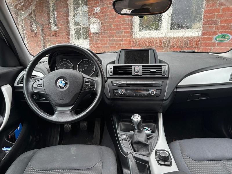 Gebraucht BMW 114 102 PS (75 kW) 2013 Weiß Kleinwagen