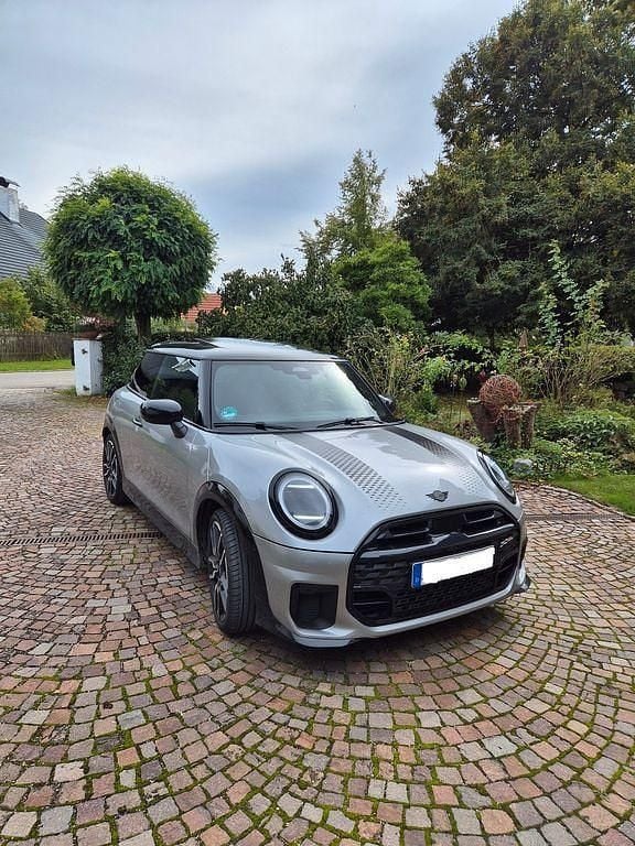 Silber Gebraucht 2025 Mini John Cooper Works Kleinwagen | 34.500 € (Guter Preis) - Bild 1/4