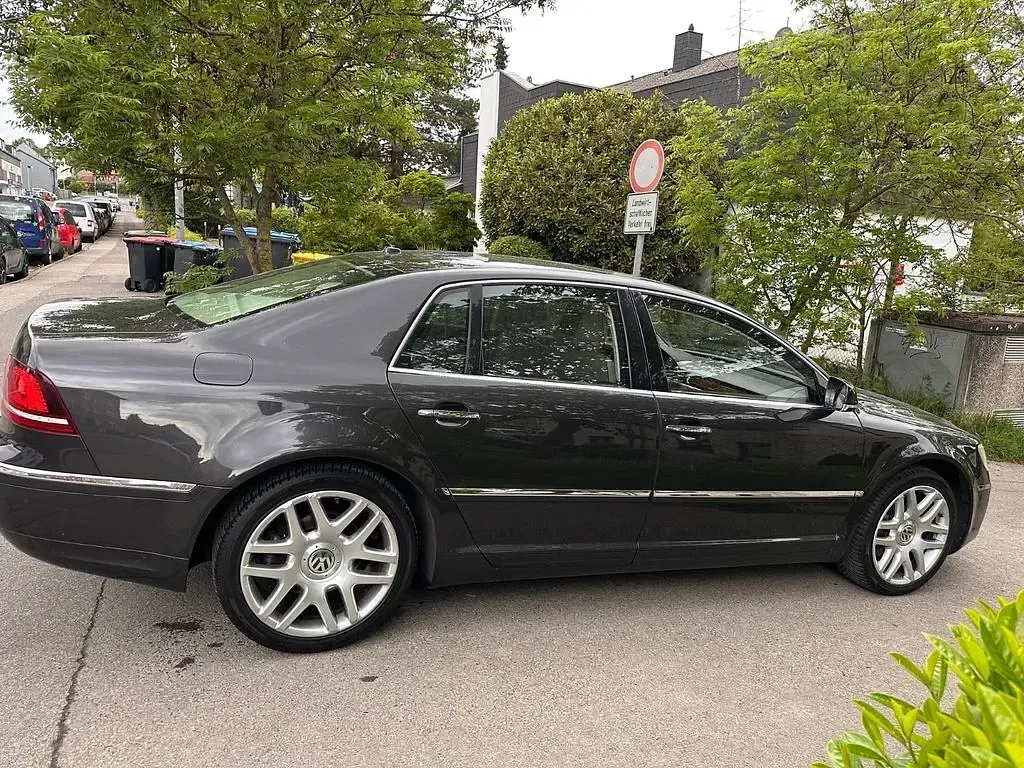 Usata VW Phaeton 239 CV (175 kW) 2012 Marrone Berlina