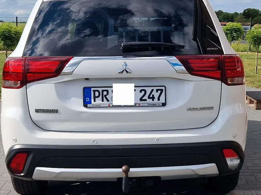Gebraucht Mitsubishi Outlander Edition 150 PS (110 kW) 2017 Weiß SUV