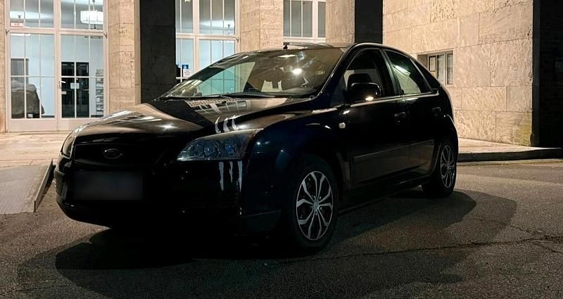 Używany Ford Focus 101 KM (74 kW) 2006 Czarny Sedan/Limuzyna