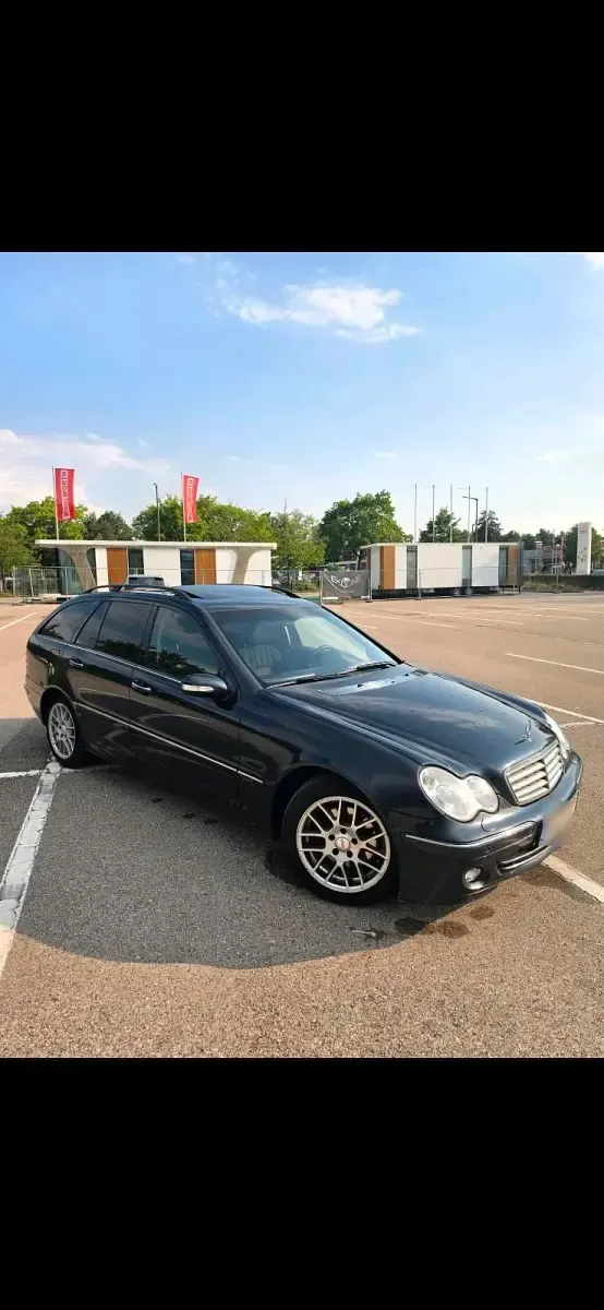 Gebraucht Mercedes C220 150 PS (110 kW) 2004 Schwarz Kombi