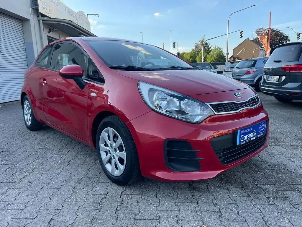 Gebraucht Kia Rio Edition 7 84 PS (61 kW) 2016 Rot Kleinwagen