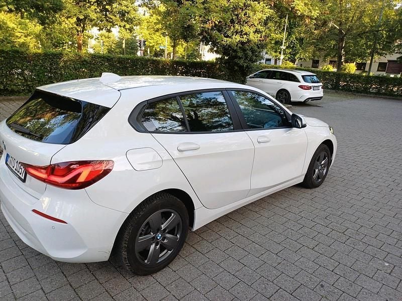 Gebraucht BMW 116 Advantage 116 PS (85 kW) 2023 Weiß Kleinwagen