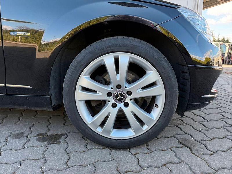 Gebraucht Mercedes C250 204 PS (150 kW) 2011 Schwarz Kombi